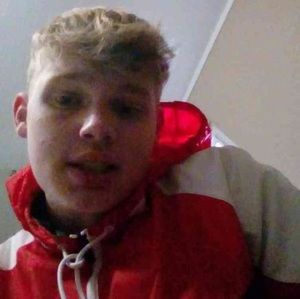 Meet your Posher, Issakiah